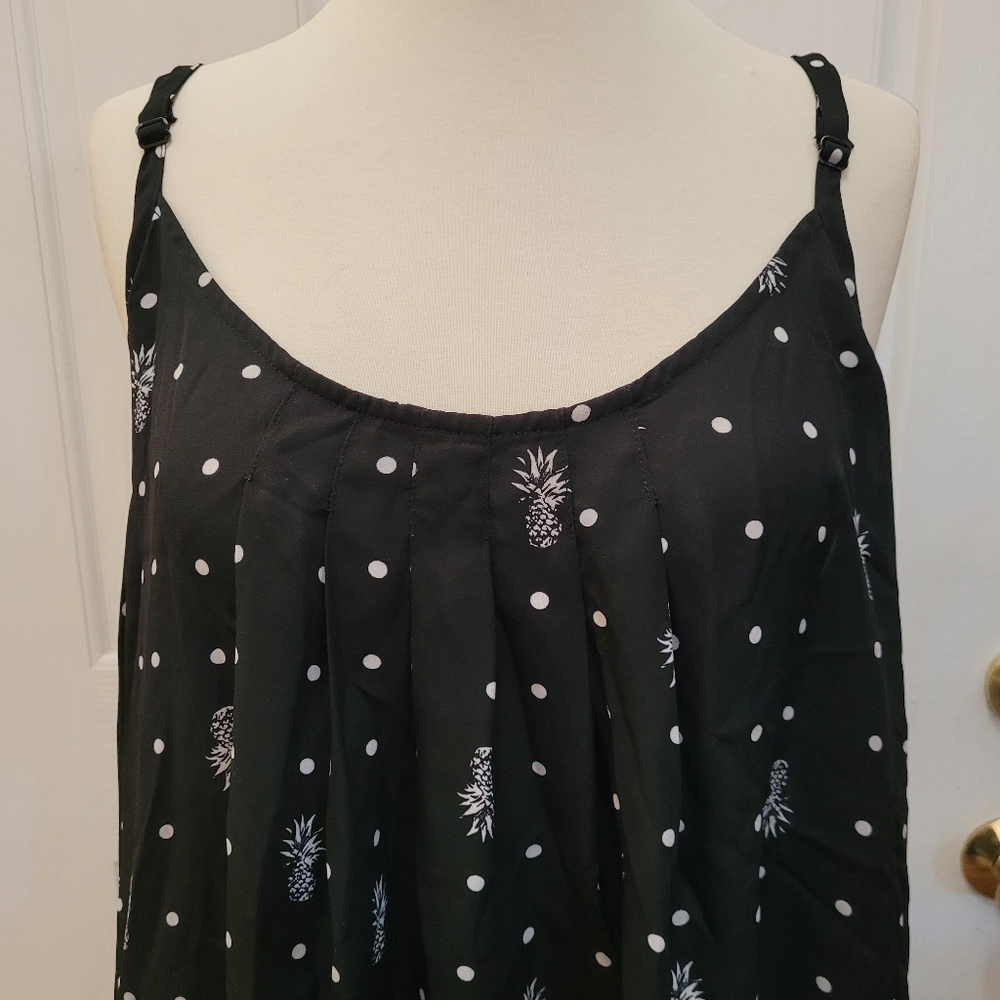 Torrid Tank Top Black White Pineapple Pineapples Print Sleeveless Summer
